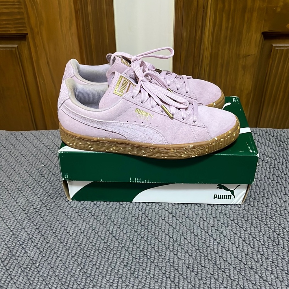Women puma sneakers